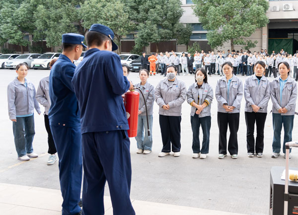 La sécurité incendie pour tous, la vie avant tout — Exercice d'incendie hivernal Baoshili 2025